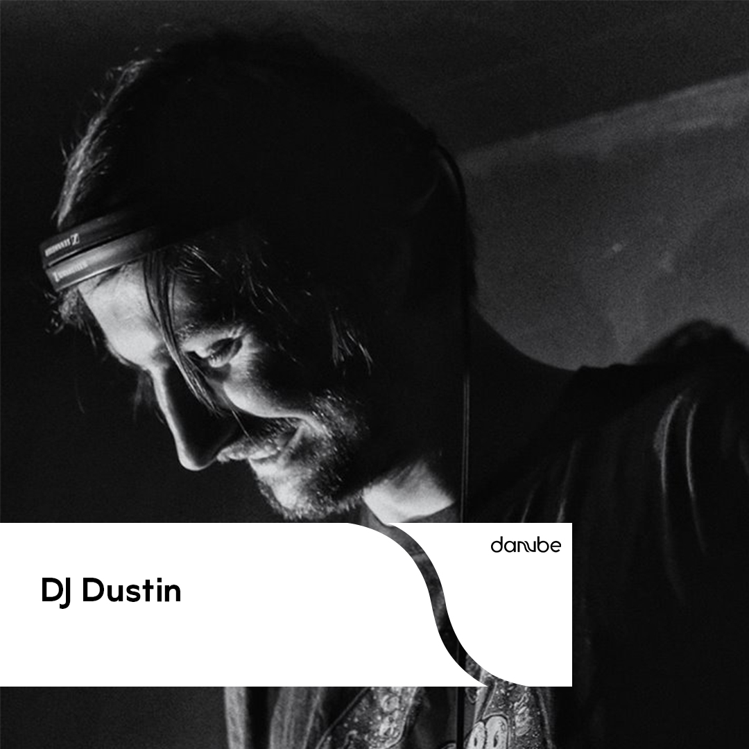 DJ DUstin